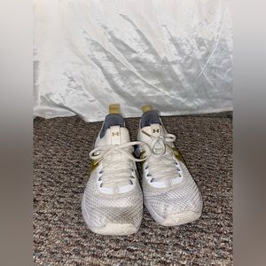 Under armour sneakers size 7